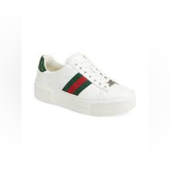 Gucci
Men's Gucci Ace Leather Sneakers - Picture 6 of 16